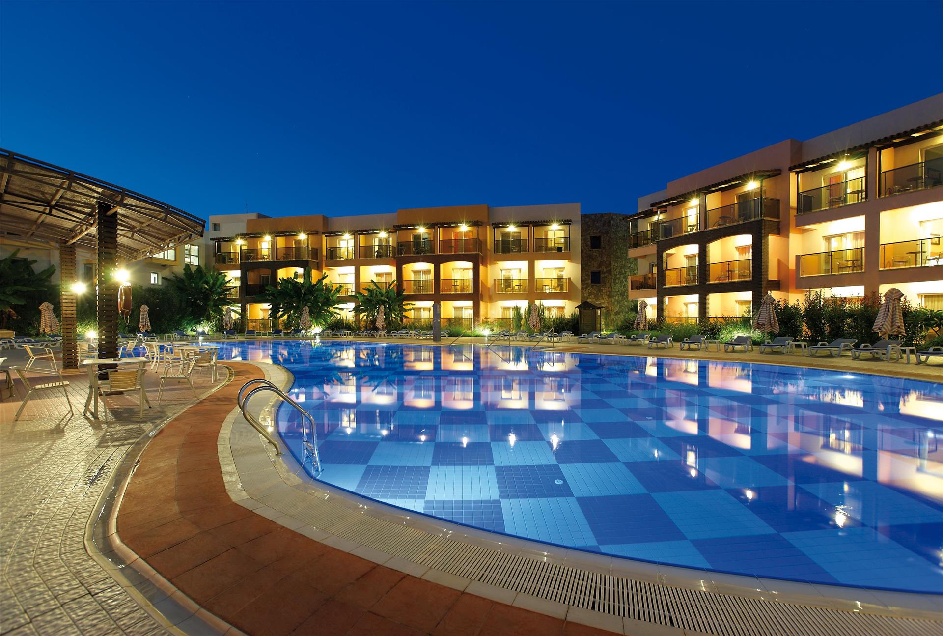 آکوا فانتاسی کوش آداسی