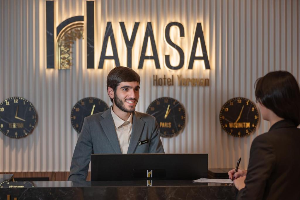 هتل هایاسا ایروان